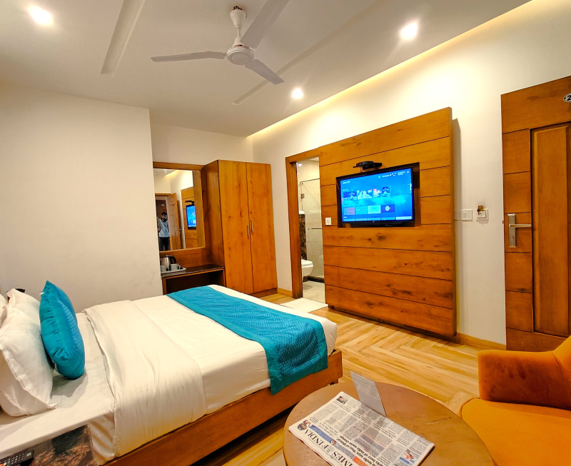 Hotel luxury inn, Mall road, Mussoorie
